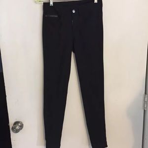 Lululemon urbanite black skinny pants size 2 Rare